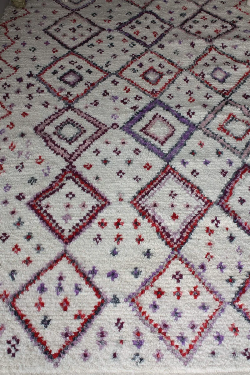 SUPERBE & GRAND Tapis Marocain Beni Ouarain - 100% Laine de mouton - Motif Coloré Rose / Violet - Artisanat Berbère -
