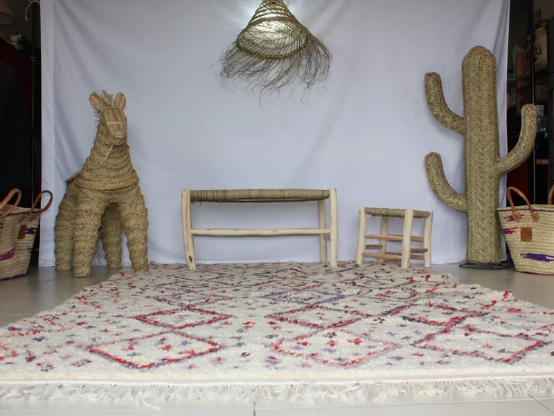 SUPERBE & GRAND Tapis Marocain Beni Ouarain - 100% Laine de mouton - Motif Coloré Rose / Violet - Artisanat Berbère -