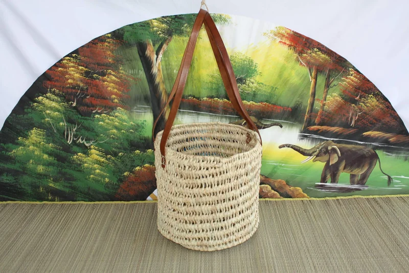 Sac de plage / Panier d'été en paille - ANSES LONGUES CUIR - Rond & Original - Tressé en Palmier Nain -