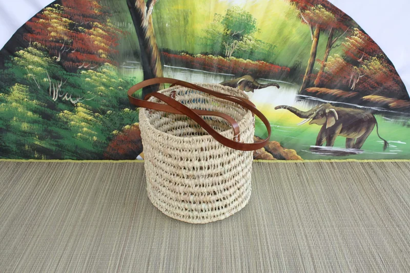 Sac de plage / Panier d'été en paille - ANSES LONGUES CUIR - Rond & Original - Tressé en Palmier Nain -