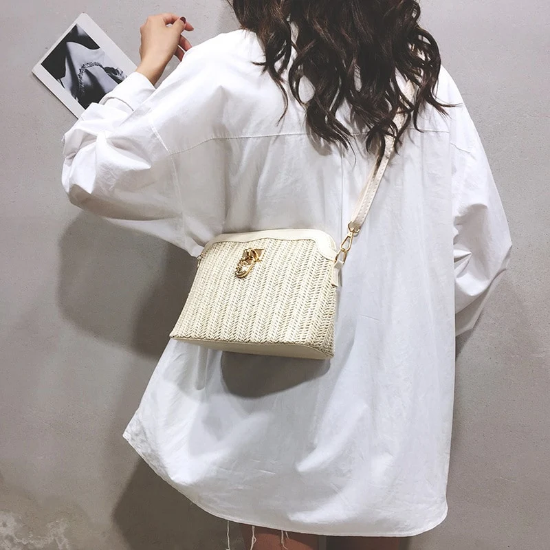 Sac à main de plage beige en rotin à chaînes pour femme