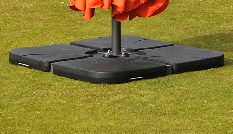 Pied de parasol à 4 parties support 100kg rempli 04_0004918