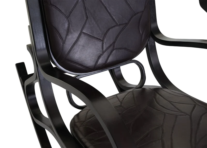 Fauteuil à bascule rocking chair en bois noyer assise en cuir patchwork marron FAB04021